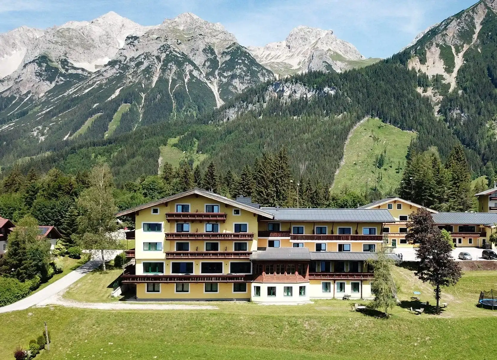 Mountain Hotel & Hostel Ramsau